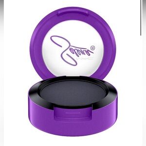 New MAC - Selena - Eyeshadow - Is it the Beat (Limited Edition)